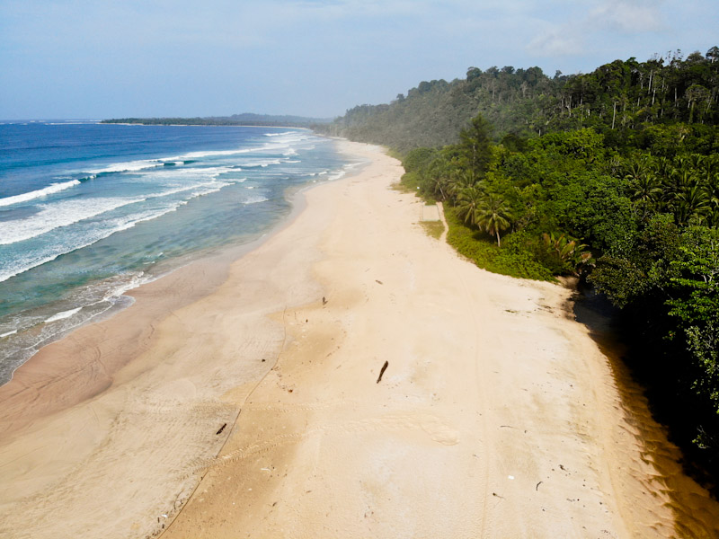 Beach of Buggeisiata, Sipora, West Sumatra Beach of Buggeisiata, Sipora, Indonesia