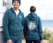 Turtle-Foundation-Hoodie in Petrol