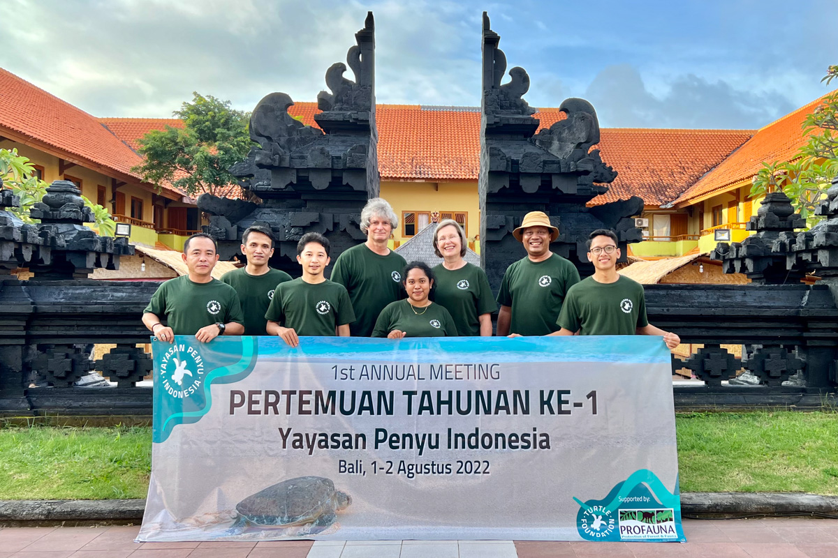 Gruppenfoto auf dem Jahresmeeting der Yayasan Penyu Indonesia