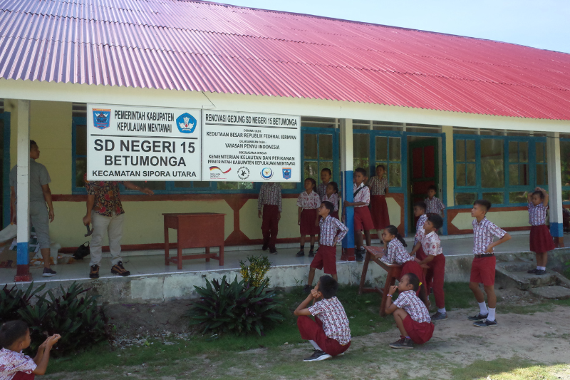 The primary school in Matuptuman on Sipora shines in bright new colours